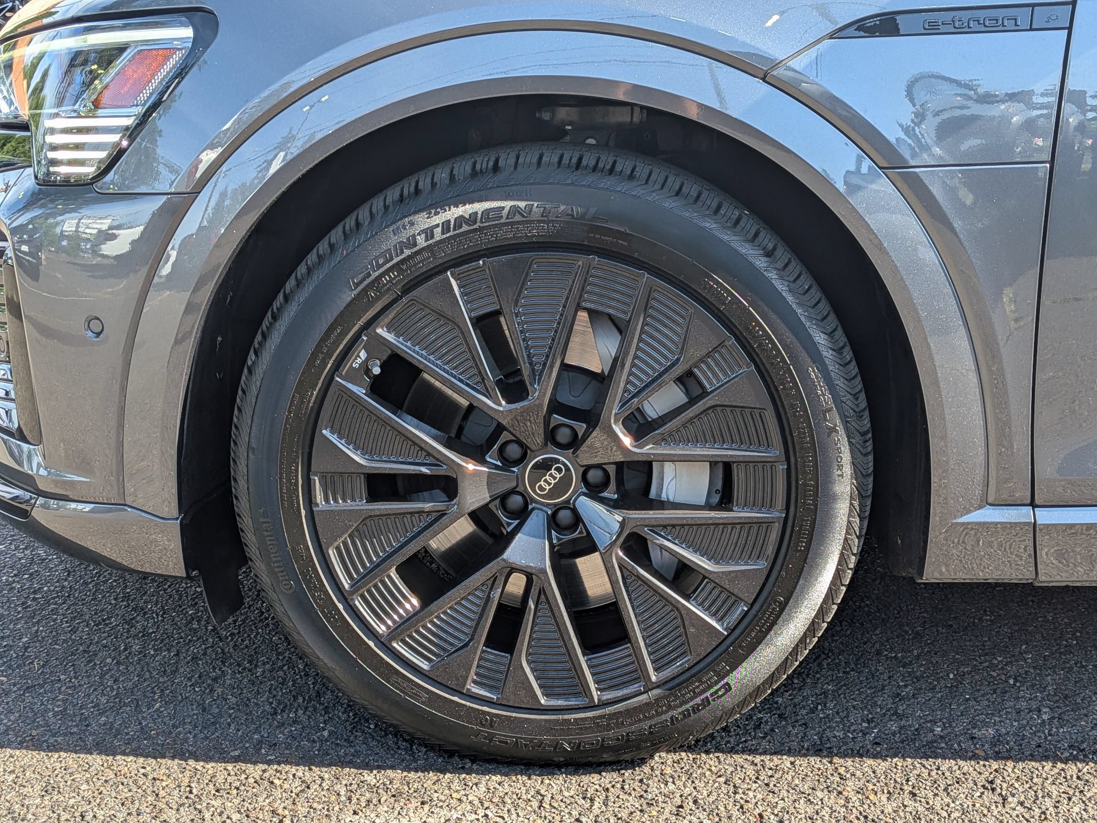 Used 2024 Audi Q8 e-tron Premium Plus w/ Prestige Package AWD/4WD image 33