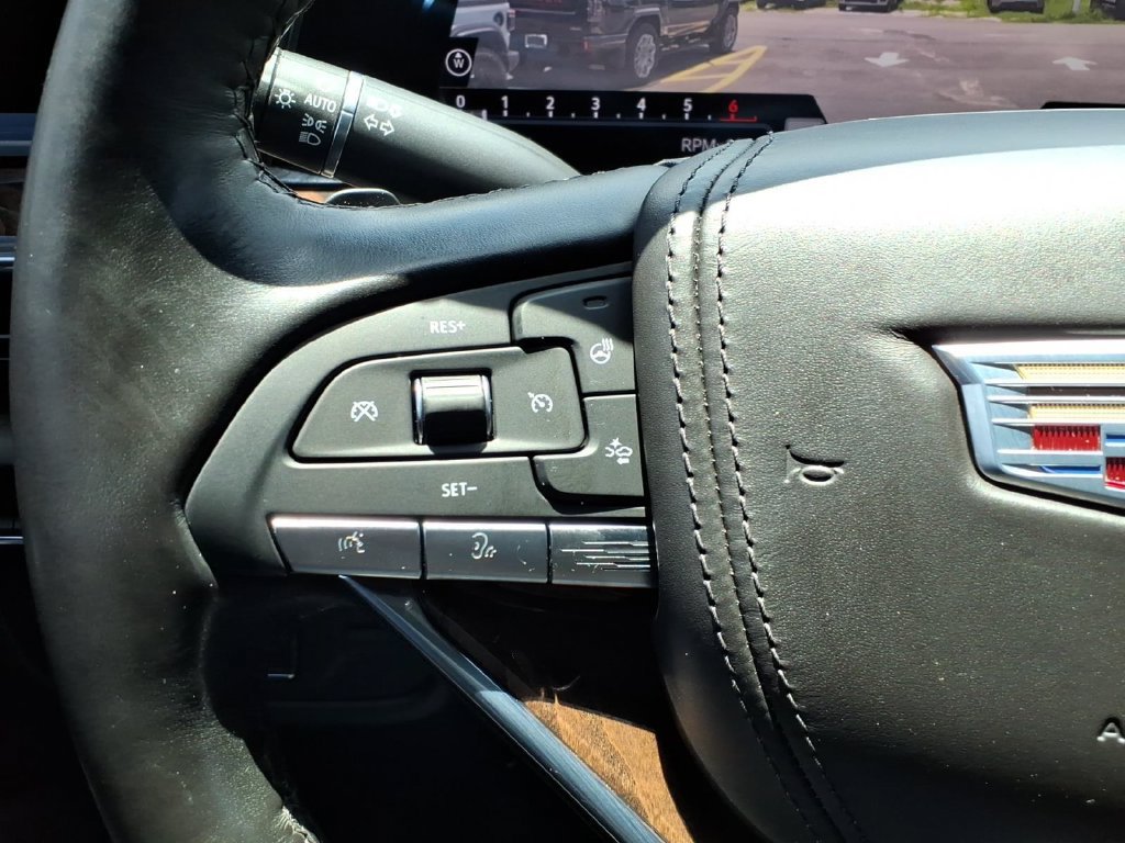 Used 2022 Cadillac Escalade Sport Platinum w/ LPO, ONYX Package AWD/4WD image 48