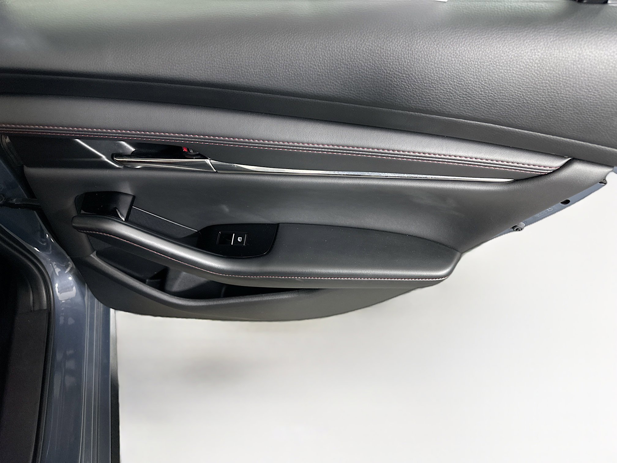 Used 2024 MAZDA MAZDA3 s image 29