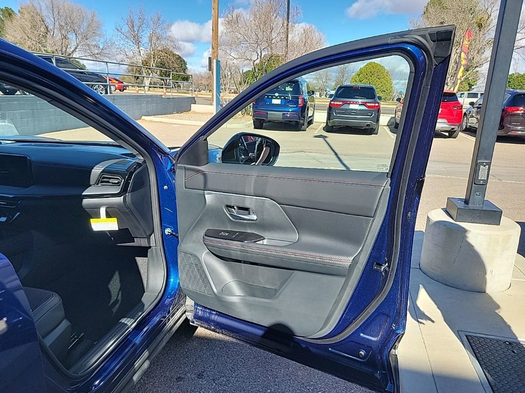 New 2026 Nissan Kicks SR w/ Cold Weather Package image 17