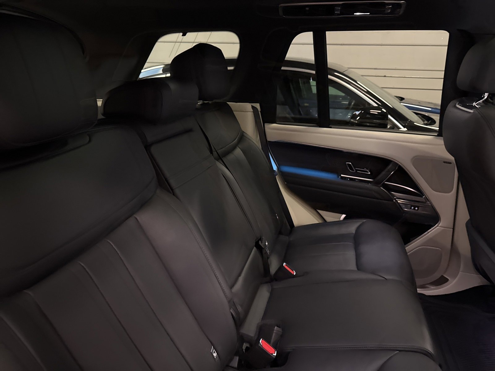 Used 2024 Land Rover Range Rover SE image 23