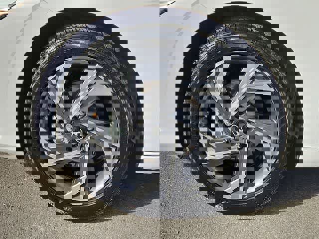 Certified 2025 Hyundai Elantra Sport w/ Cargo Package image 13