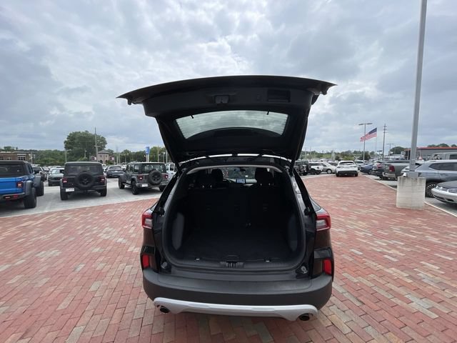 Used 2023 Ford Escape Active FWD image 32