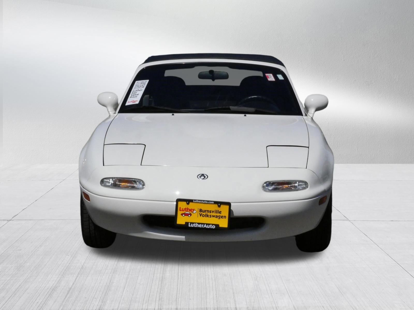 Used 1997 MAZDA MX-5 Miata RWD image 2