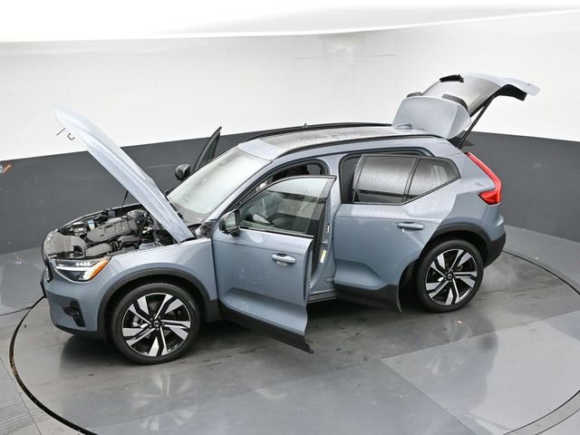 Used 2023 Volvo XC40 B5 Plus w/ Protection Package Premier image 49