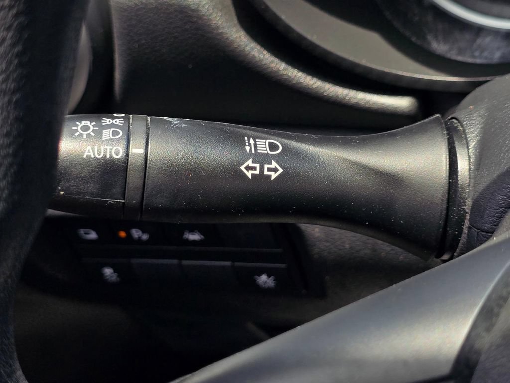 Used 2021 Nissan Versa S FWD image 18