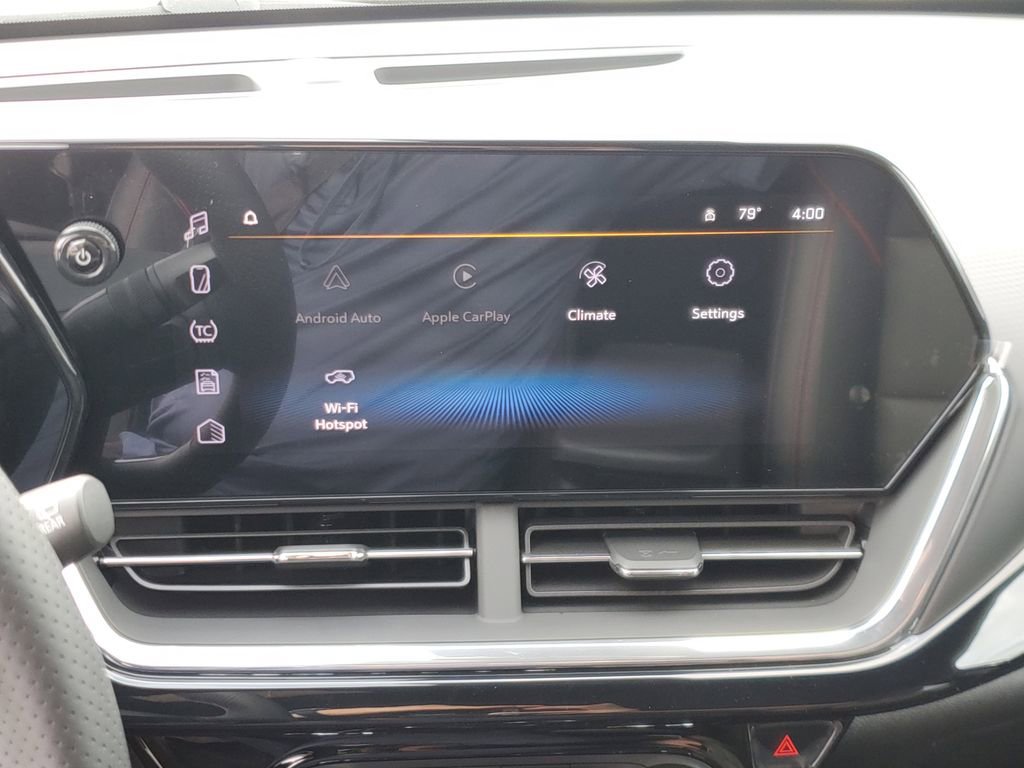 New 2026 Chevrolet Trax RS w/ Sunroof Package FWD image 22