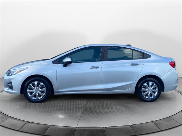 Used 2019 Chevrolet Cruze LS image 2