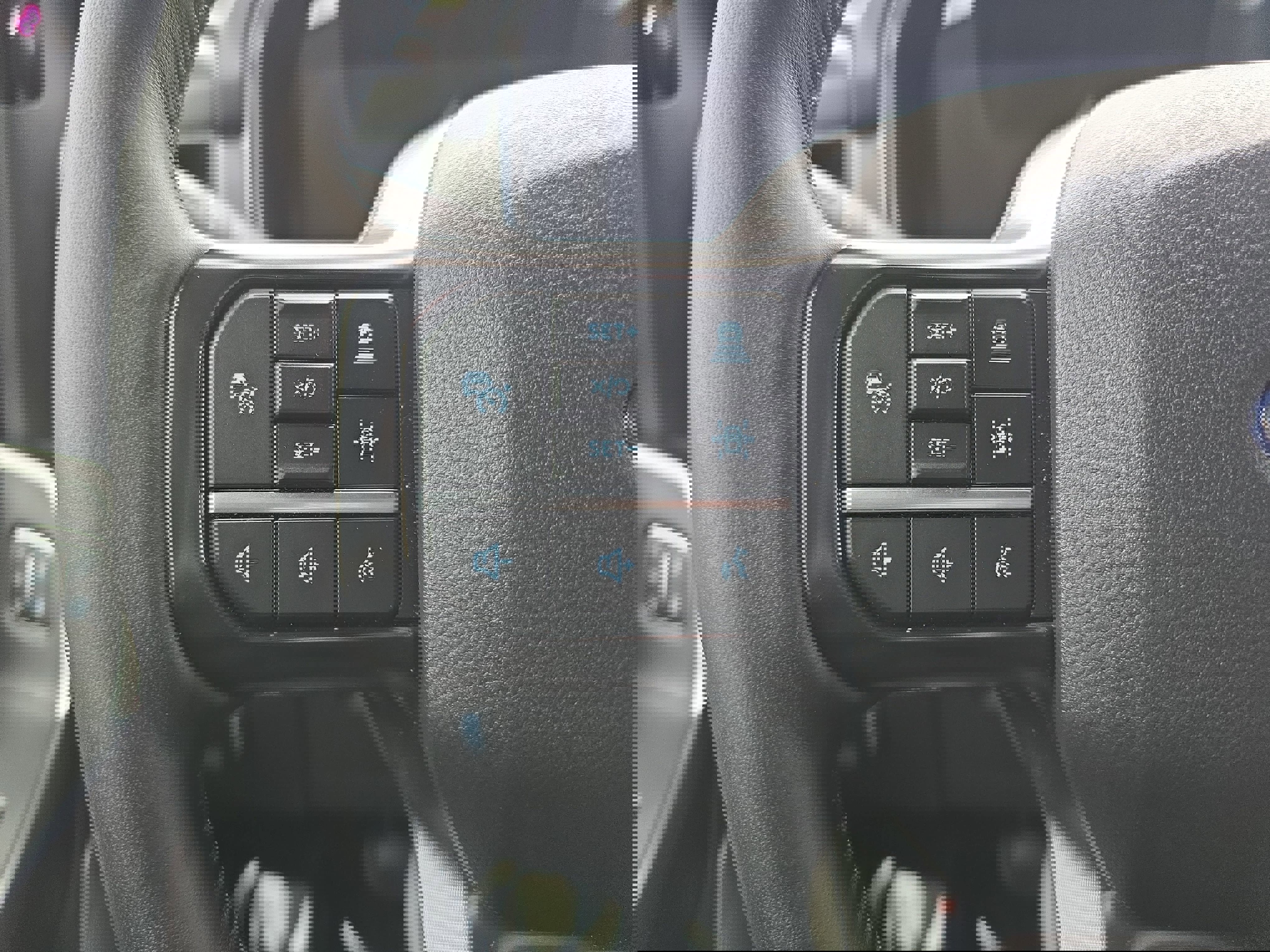 Used 2025 Ford F150 Platinum w/ FX4 Off-Road Package image 16