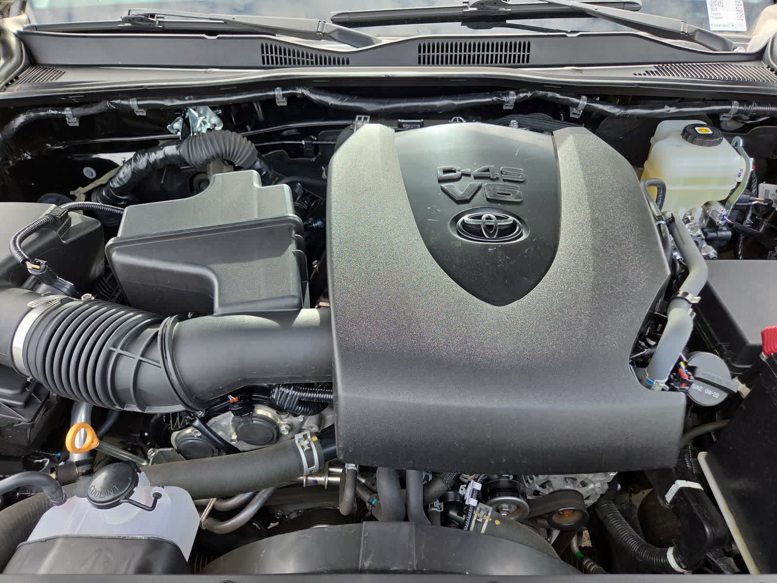 Used 2022 Toyota Tacoma TRD Off-Road w/ Technology Package AWD/4WD image 17