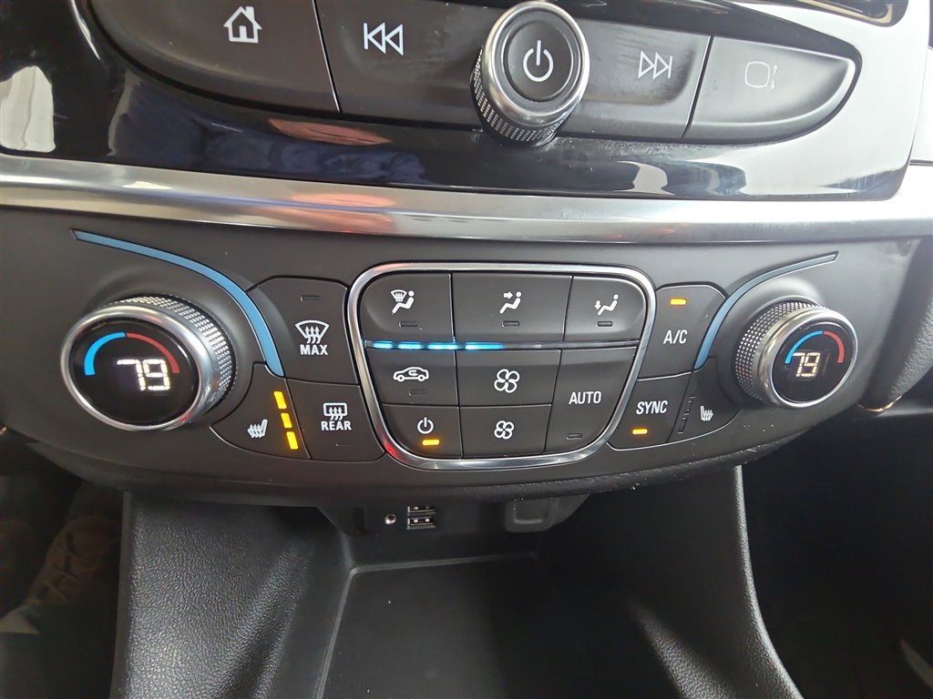 Used 2021 Chevrolet Traverse RS w/ LPO, Floor Liner Package image 18