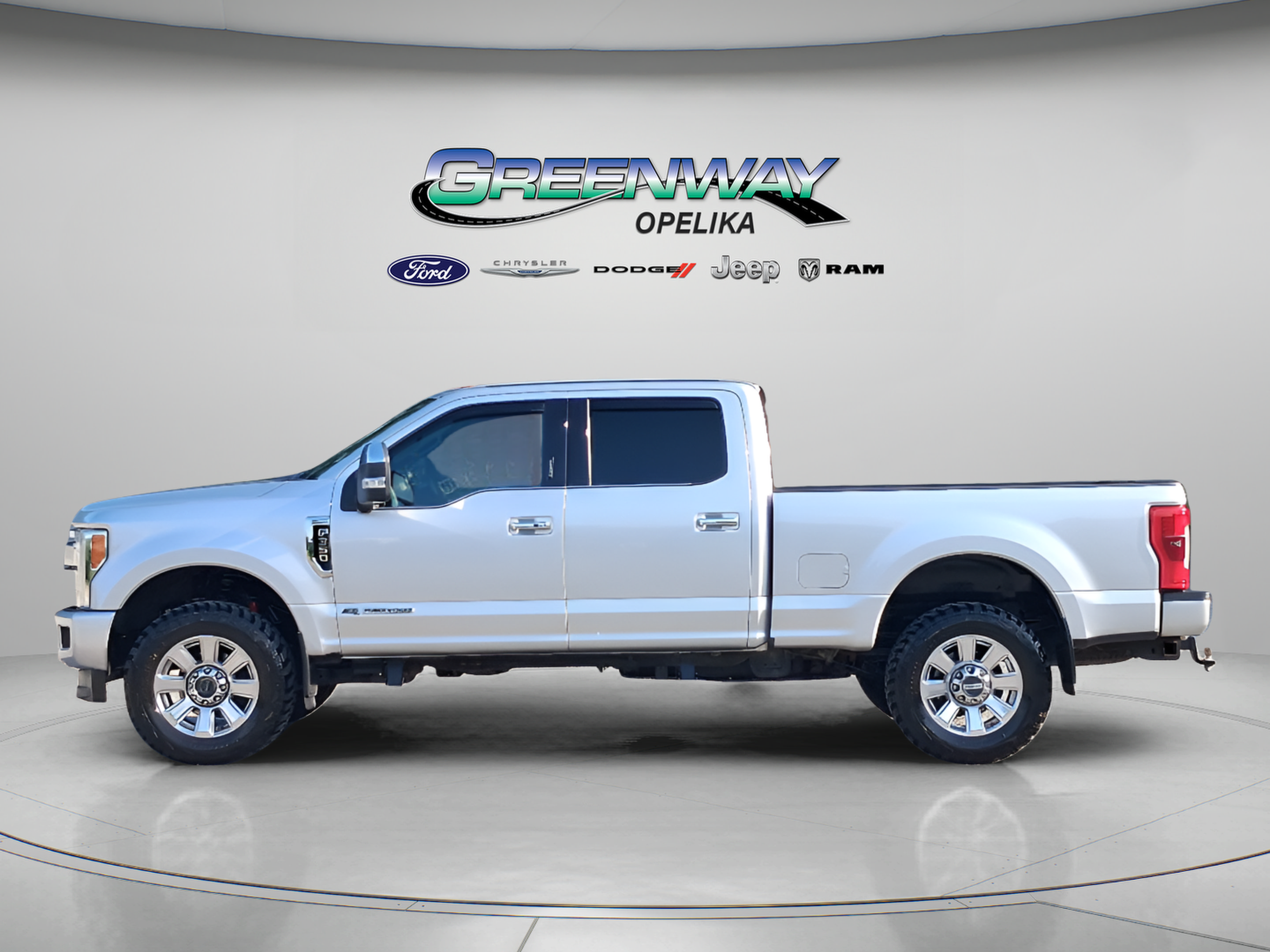 Used 2017 Ford F350 Platinum w/ Platinum Ultimate Package AWD/4WD image 4