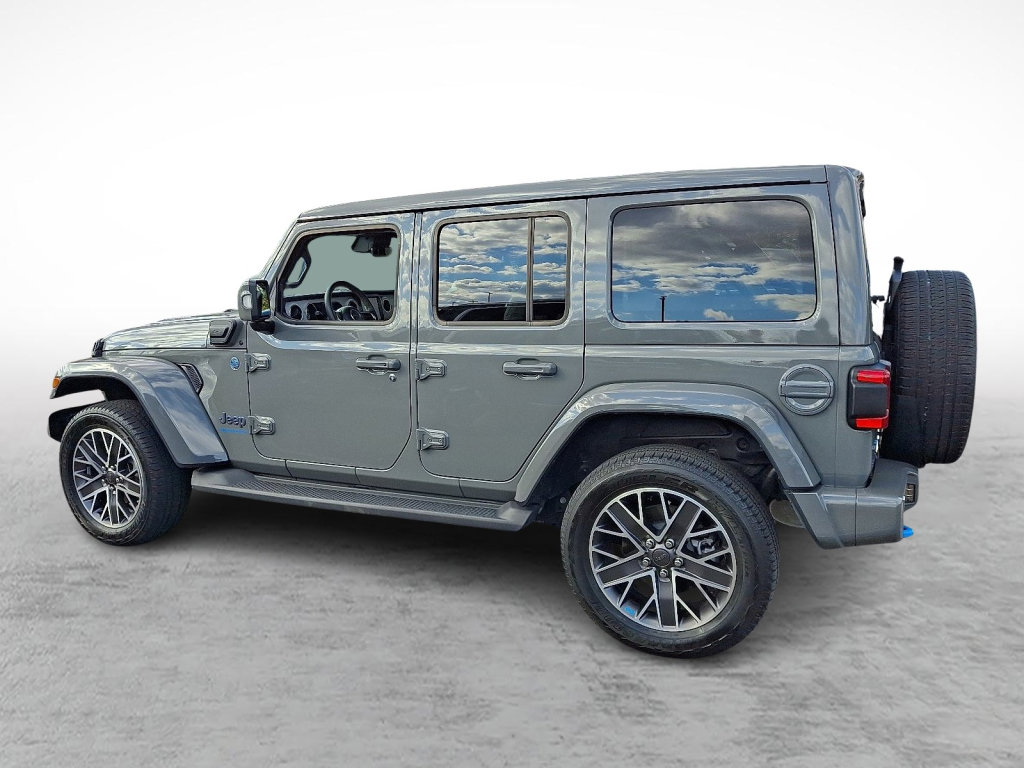 Used 2023 Jeep Wrangler Unlimited Sahara image 2