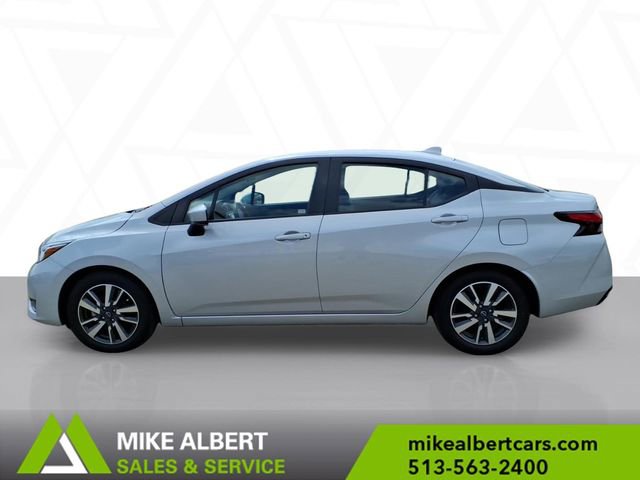 Used 2023 Nissan Versa SV image 4