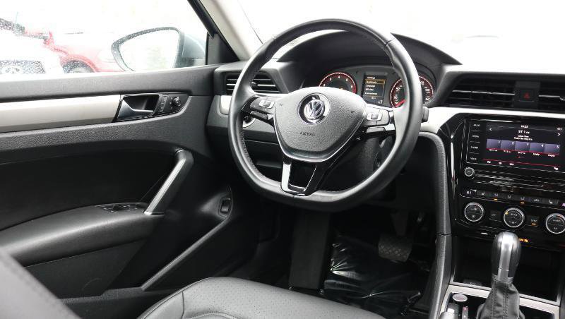 Used 2020 Volkswagen Passat 2.0T SE image 19