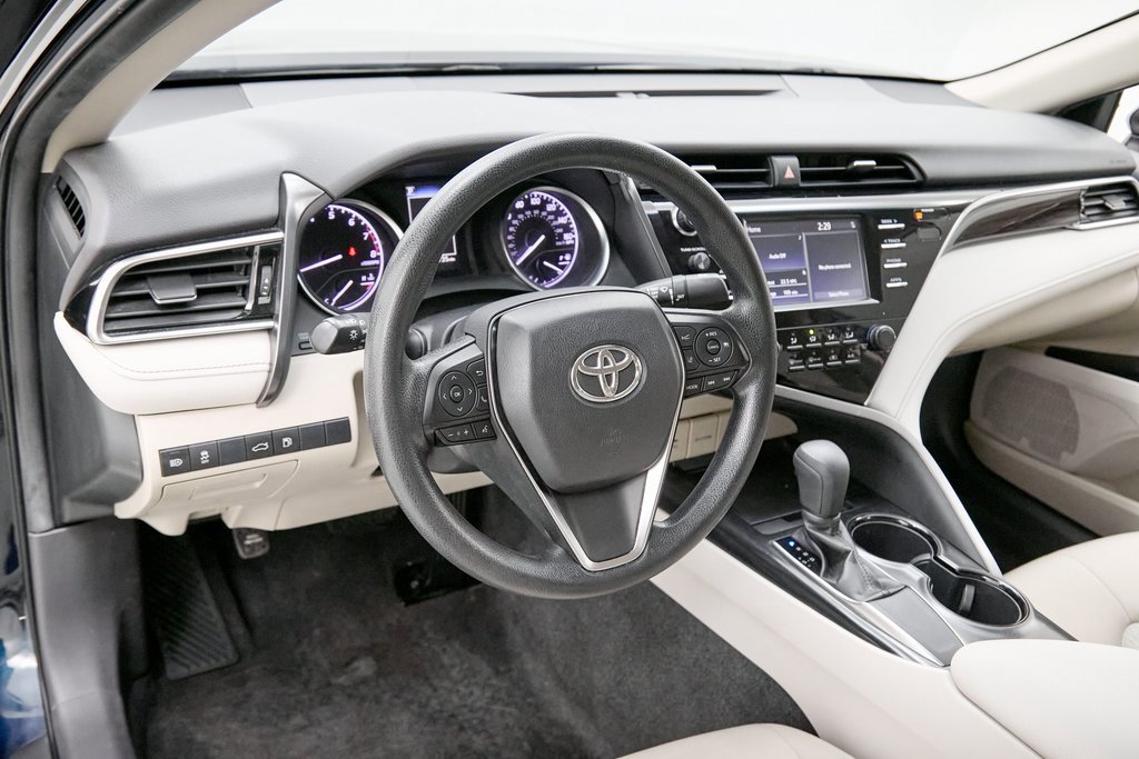 Used 2018 Toyota Camry LE image 13