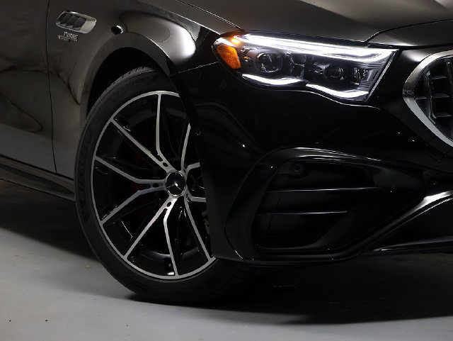 New 2027 Mercedes-Benz E 53 AMG e 4MATIC Sedan image 3