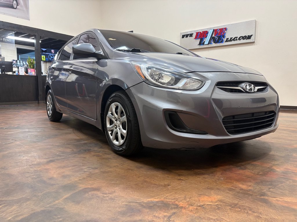 Used 2014 Hyundai Accent GS FWD image 3