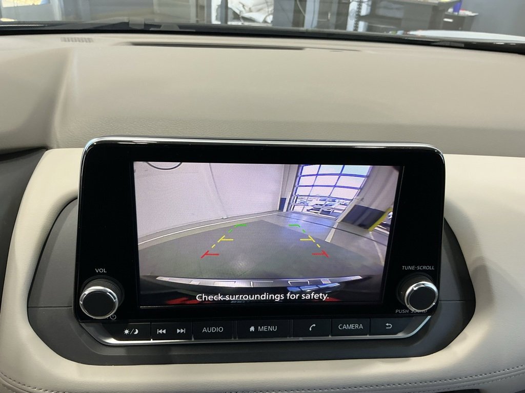 Used 2023 Nissan Rogue SV image 4