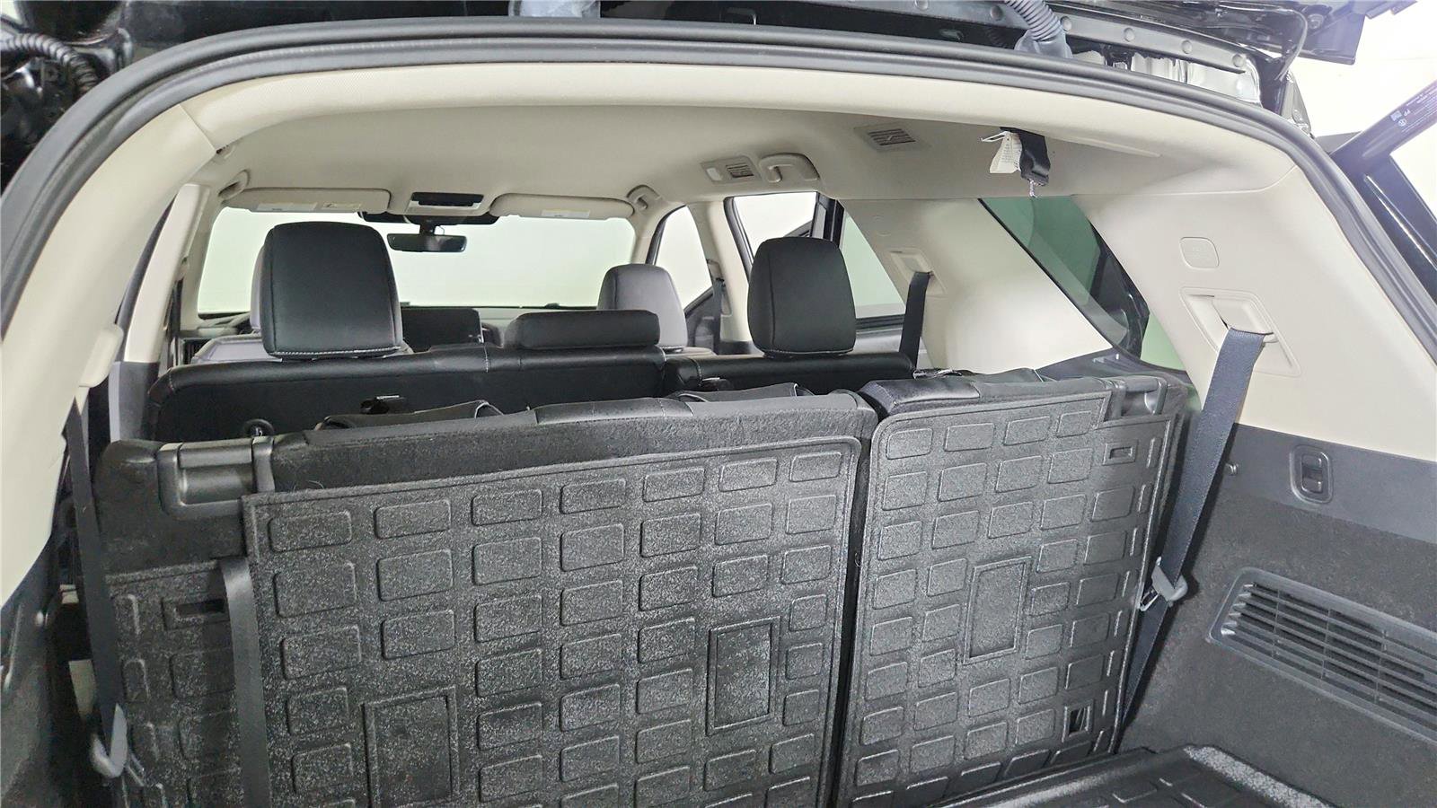 Used 2024 Nissan Pathfinder SL image 17