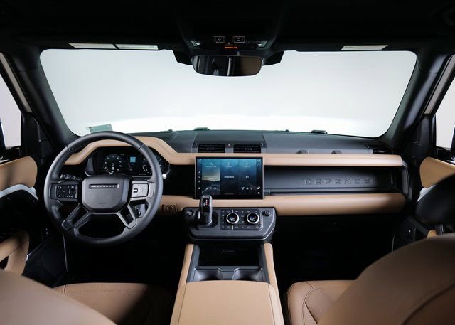 New 2025 Land Rover Defender 110 X-Dynamic SE image 4