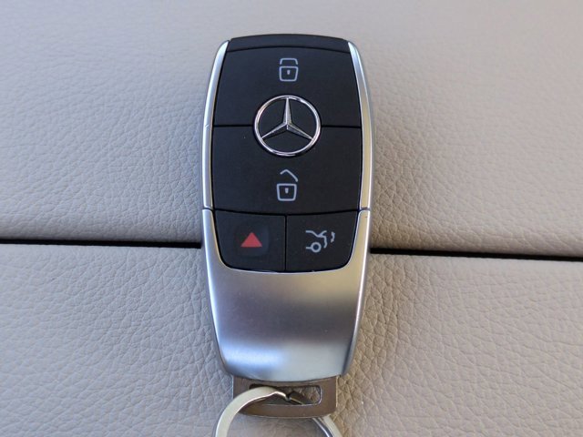 Used 2021 Mercedes-Benz C 300 4MATIC Sedan image 28