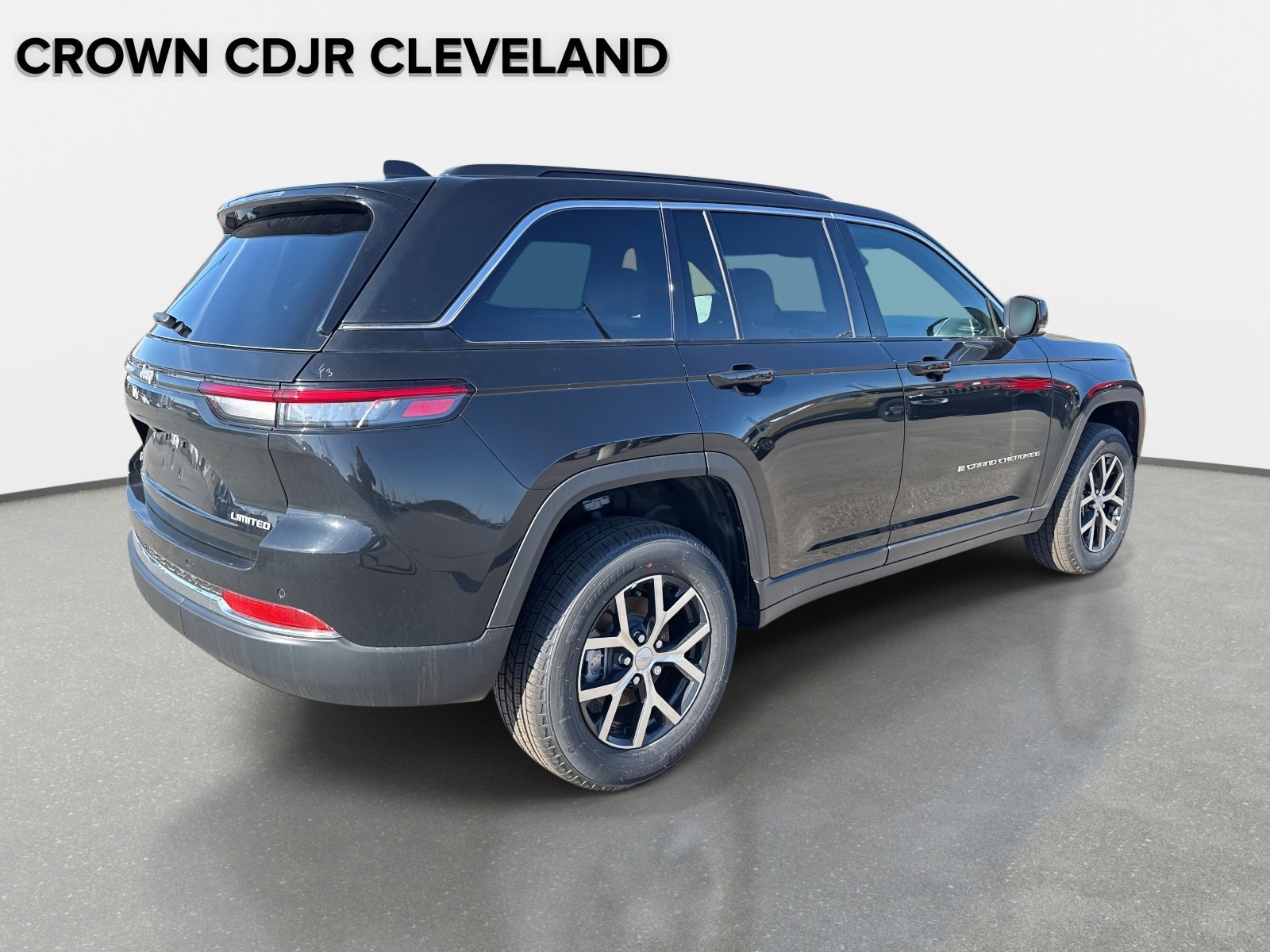 New 2025 Jeep Grand Cherokee Limited AWD/4WD image 4