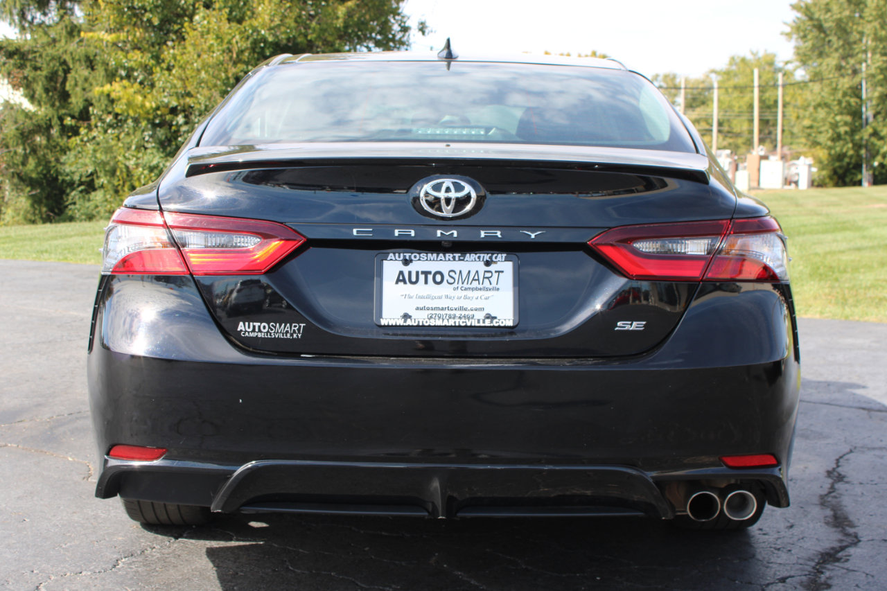 Used 2024 Toyota Camry SE image 5