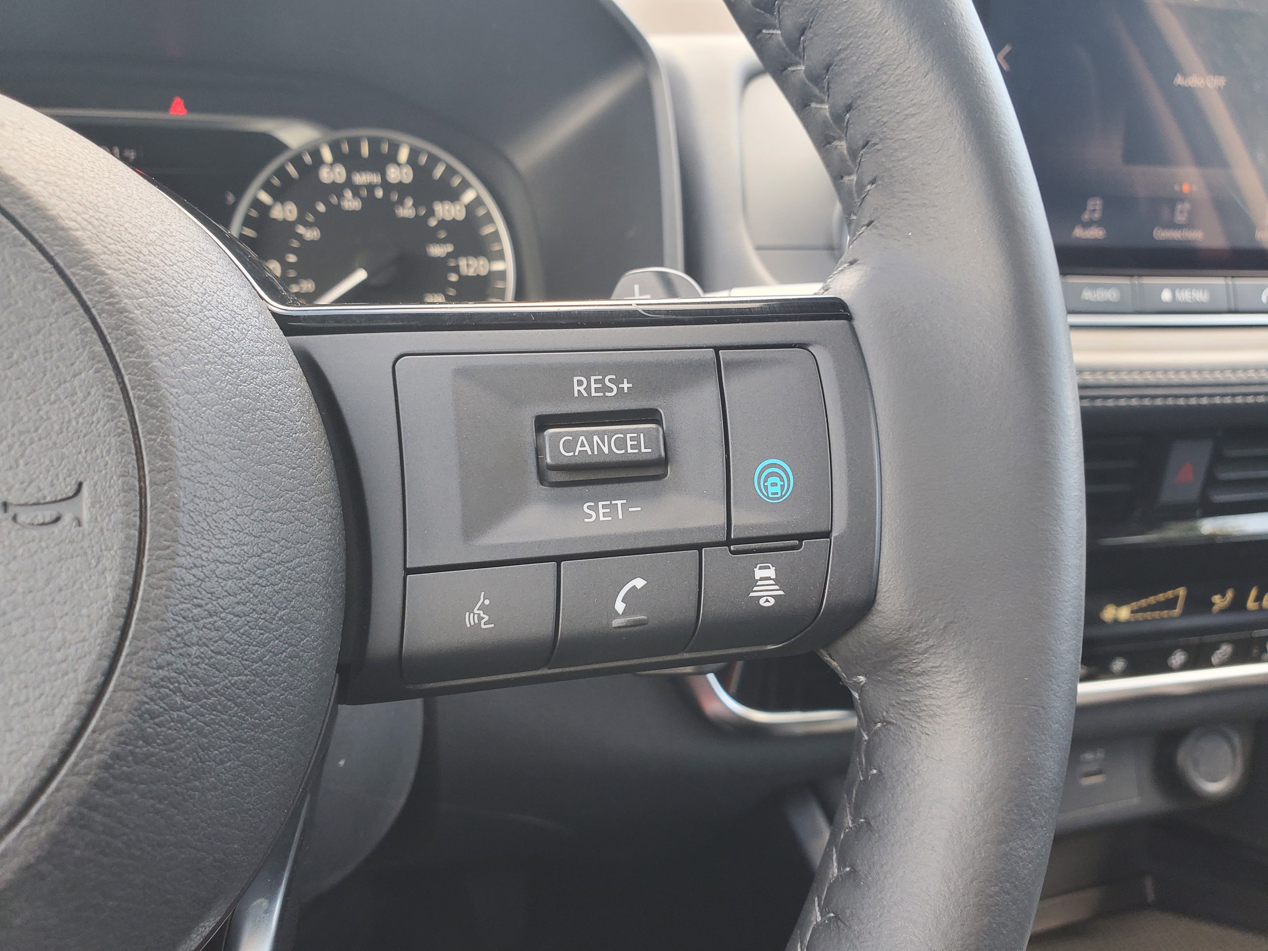 Used 2022 Nissan Rogue SV w/ SV Premium Package image 21