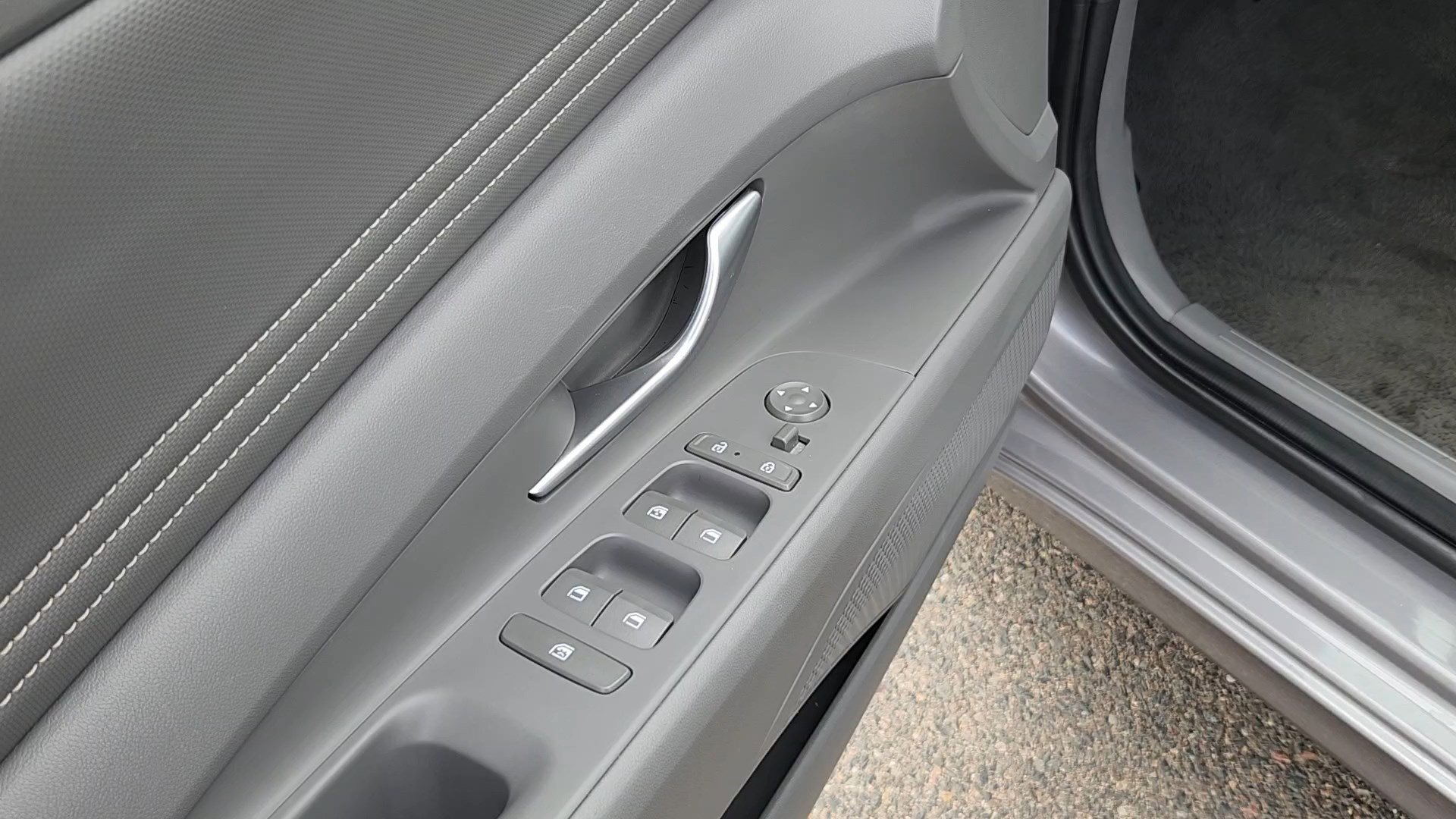 Certified 2025 Hyundai Elantra SEL image 7