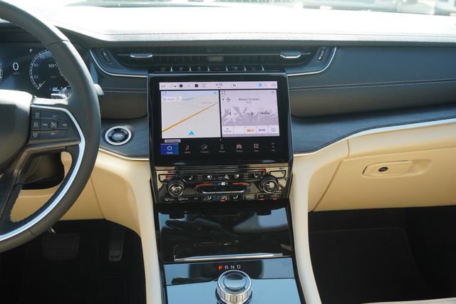 New 2025 Jeep Grand Cherokee L Limited w/ Luxury Tech Group II RWD image 15