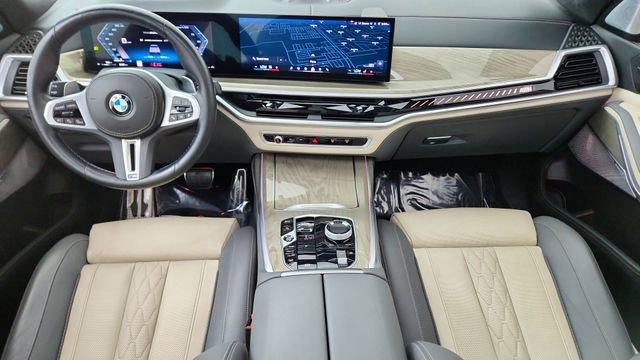 Used 2024 BMW X7 M60i w/ Executive Package image 92