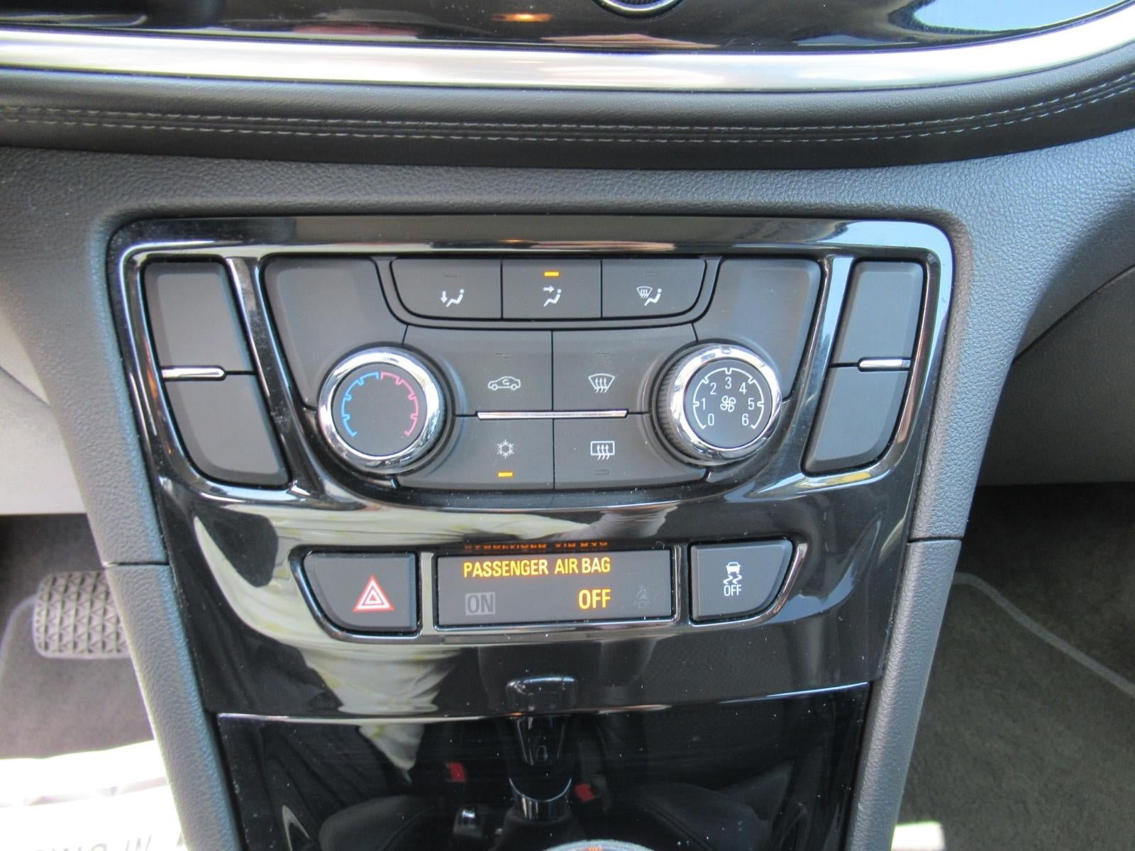 Used 2021 Buick Encore Preferred w/ Safety Package AWD/4WD image 24