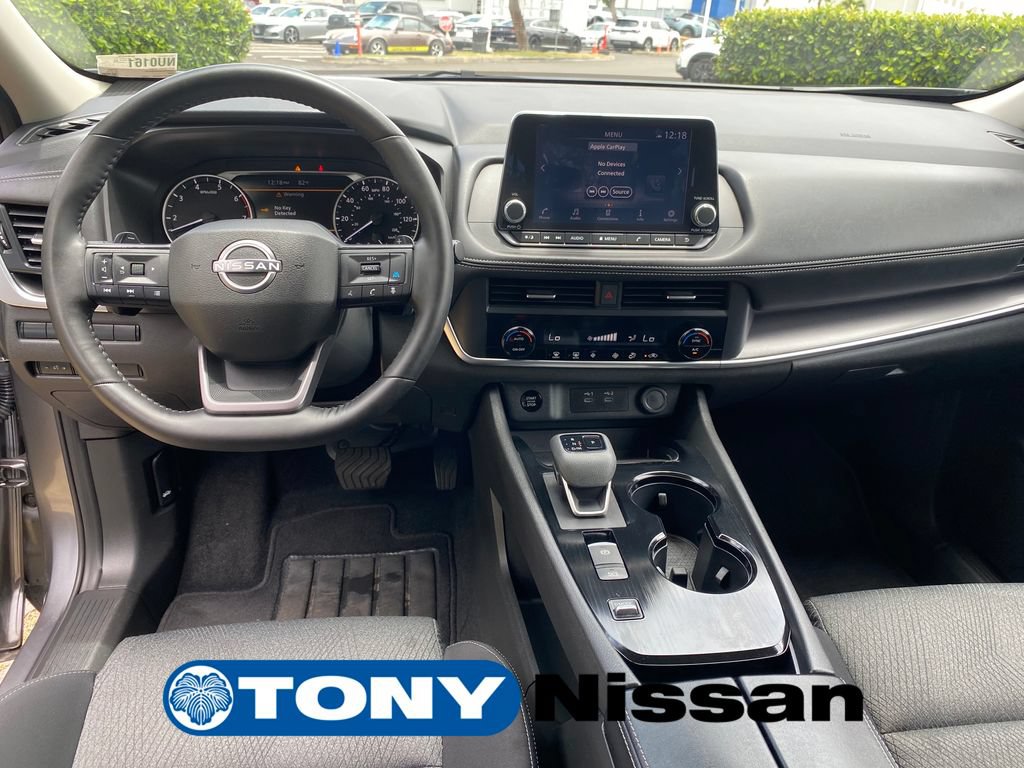 Used 2025 Nissan Rogue SV FWD image 12
