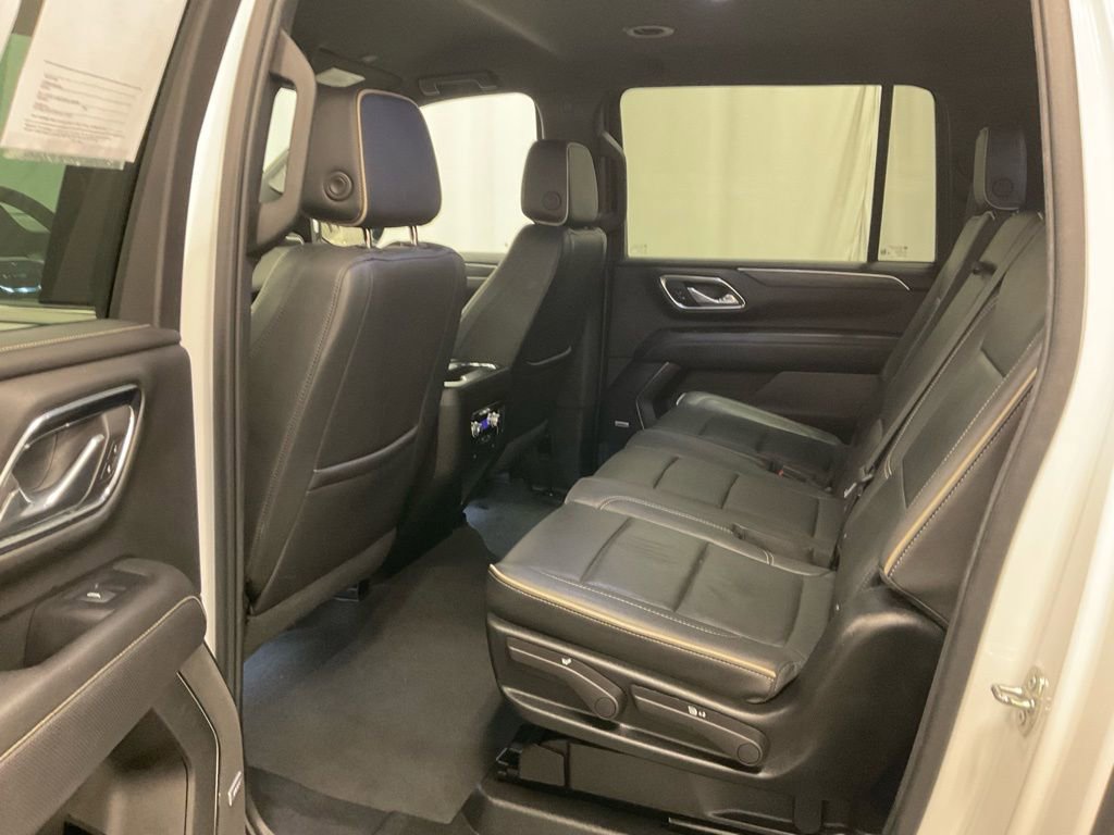 Used 2024 GMC Yukon XL SLT image 32