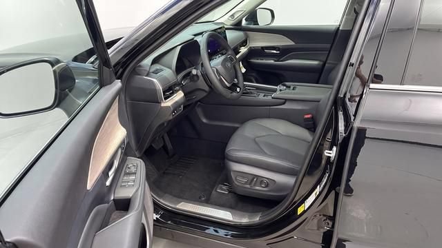 Used 2026 Toyota Grand Highlander AWD image 19
