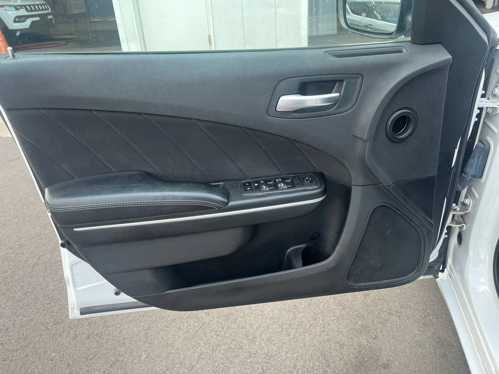 Used 2022 Dodge Charger SXT RWD image 11