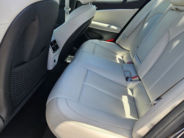 Used 2025 Genesis G70 2.5T image 18