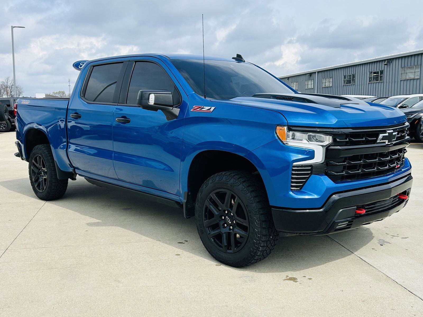 Used 2022 Chevrolet Silverado 1500 LT Trail Boss w/ LT Trail Boss Premium Package image 2