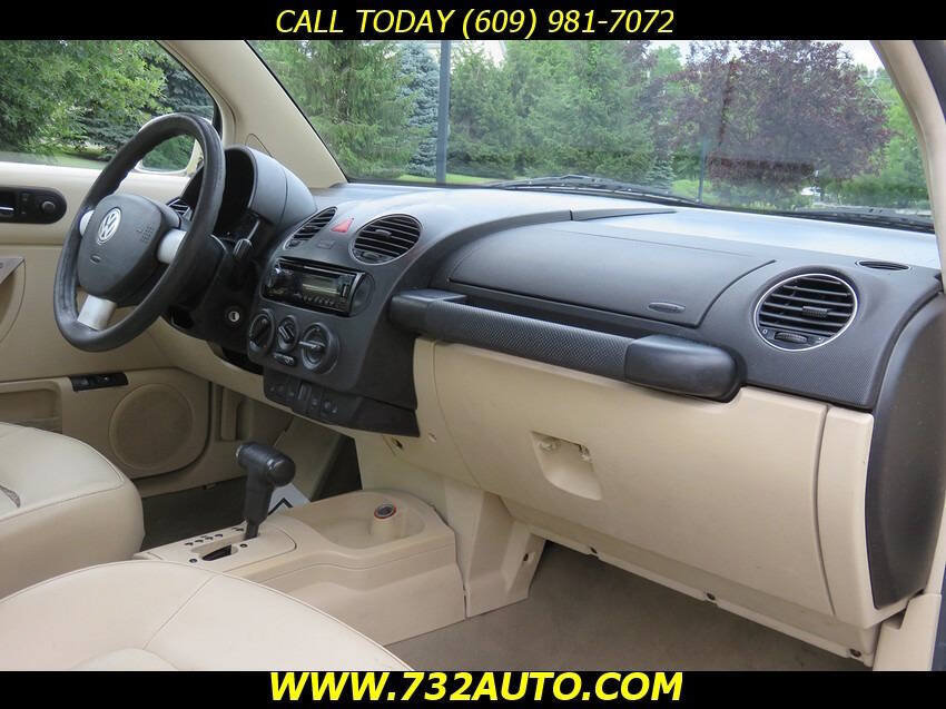 Used 2008 Volkswagen Beetle SE FWD image 6