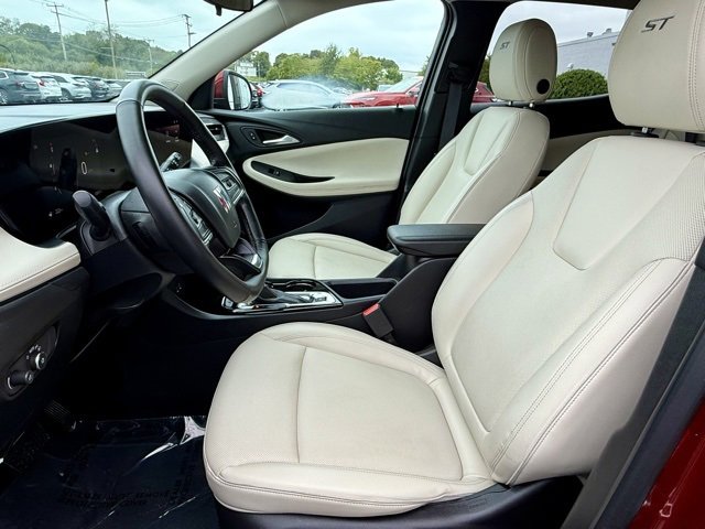 Used 2025 Buick Encore GX Sport Touring w/ Comfort Package image 14
