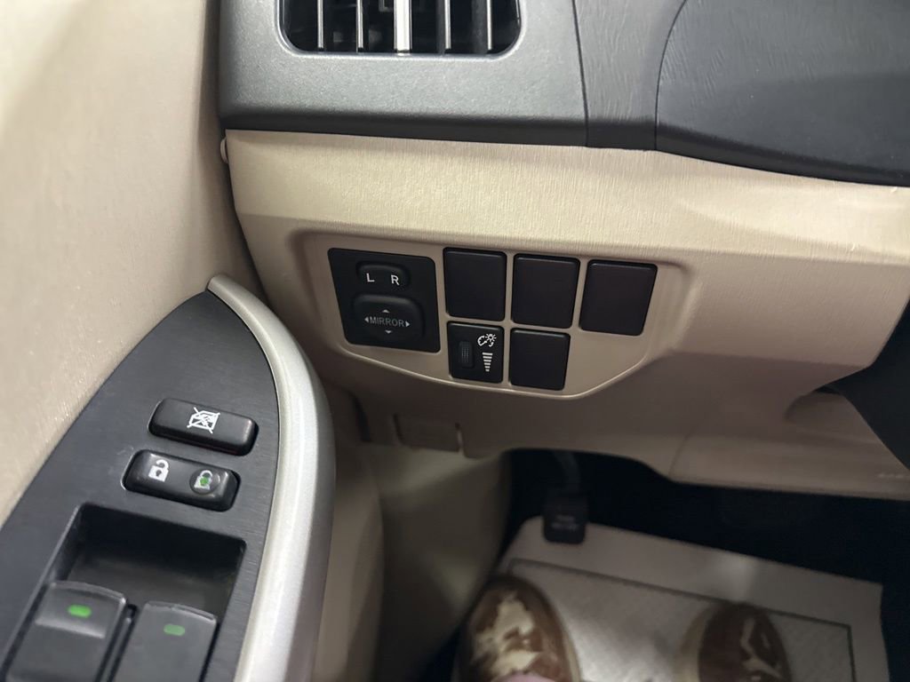 Used 2014 Toyota Prius Two image 38