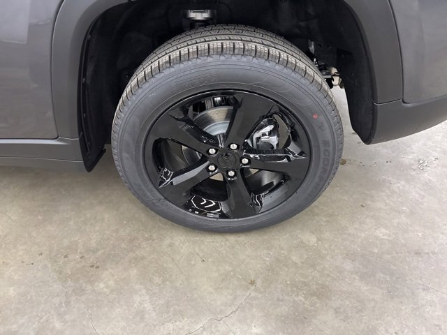 New 2025 Jeep Grand Cherokee Limited w/ Black Appearance Package image 21