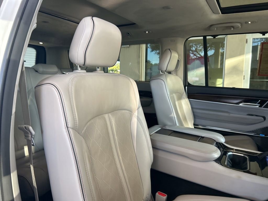 Used 2023 Jeep Grand Wagoneer L Series II image 38