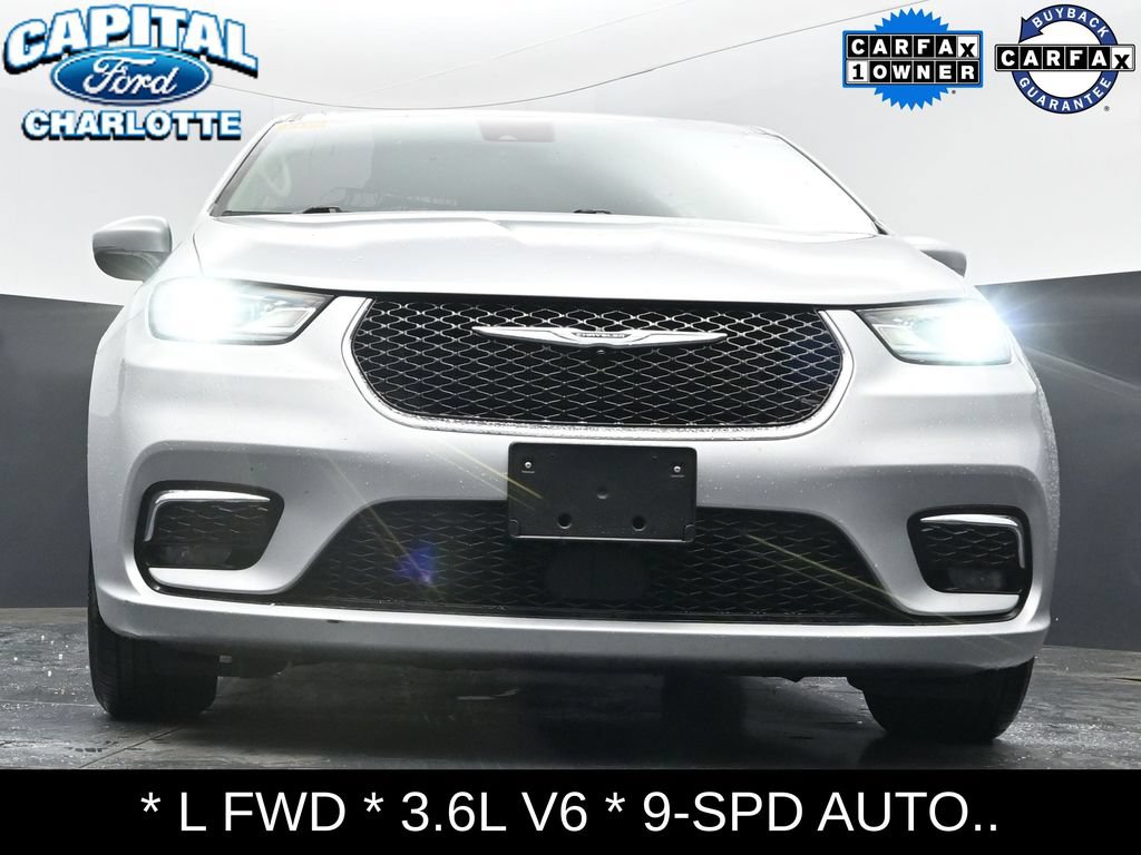 Used 2023 Chrysler Pacifica Touring-L FWD image 20