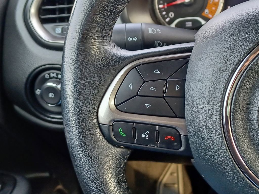 Used 2021 Jeep Renegade Limited image 16