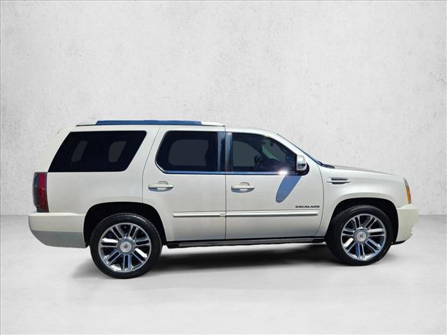 Used 2012 Cadillac Escalade Premium AWD/4WD image 4