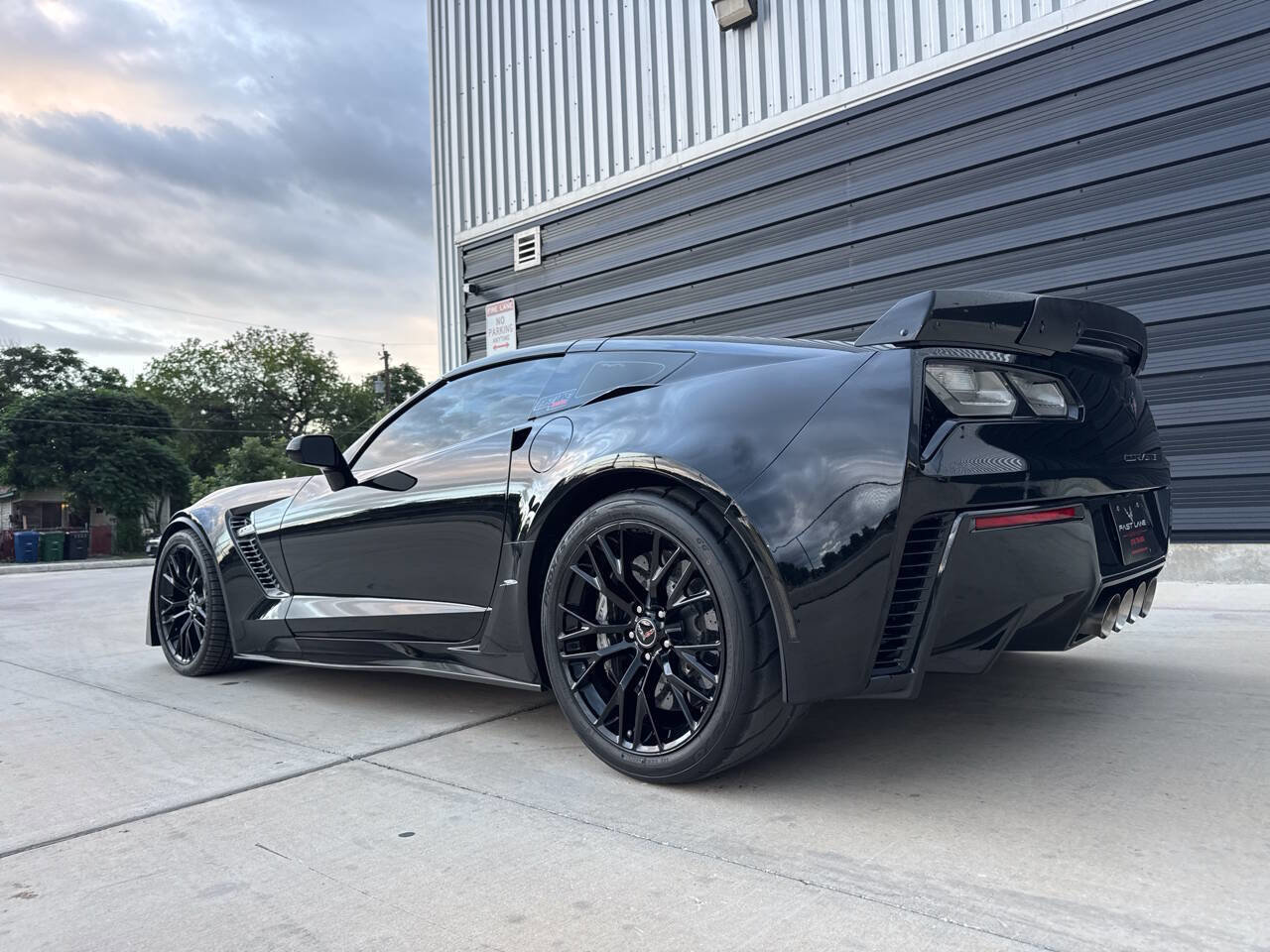 Used 2015 Chevrolet Corvette Z06 w/ 3LZ Preferred Equipment Group RWD image 14