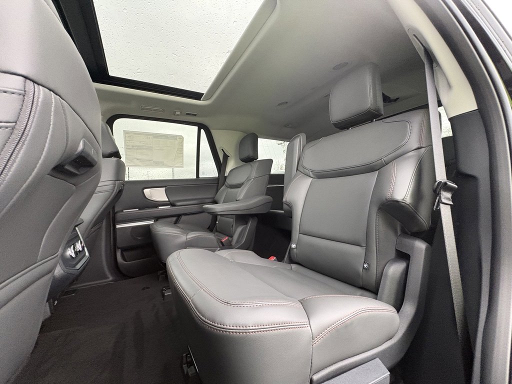 New 2025 Ford Expedition Active image 41