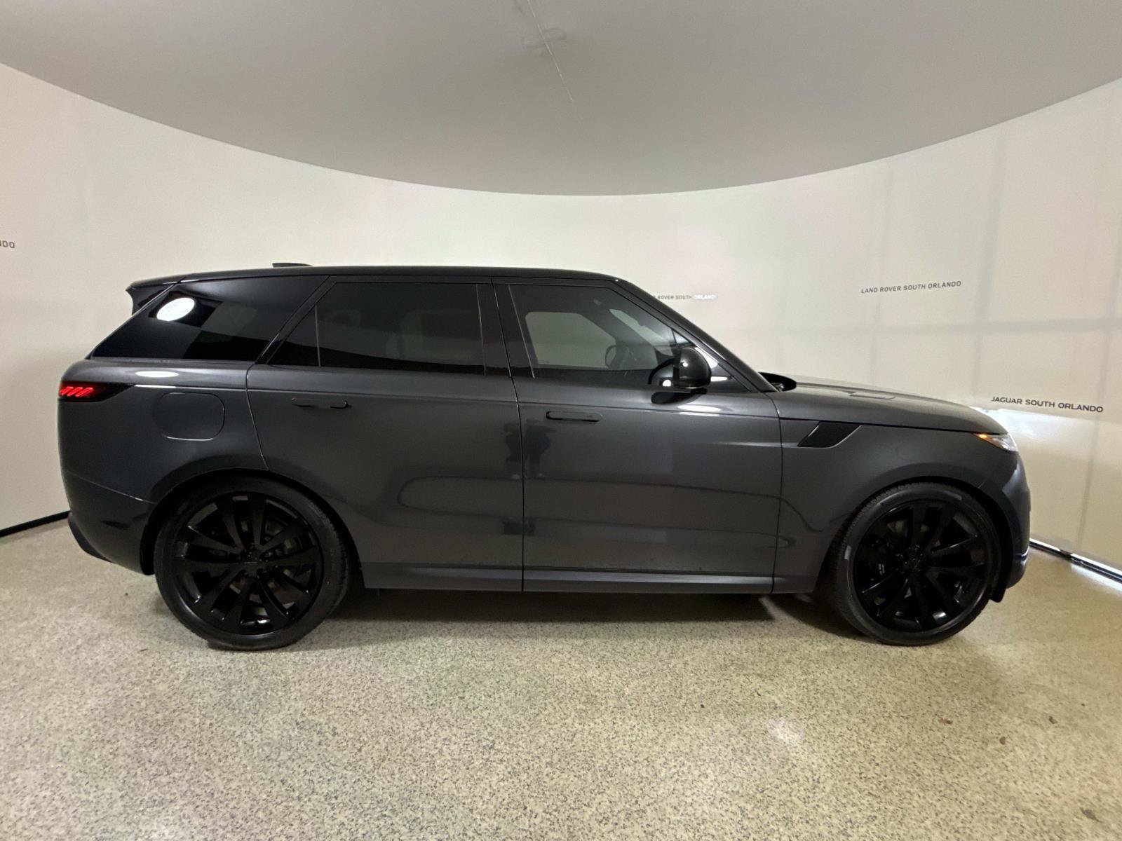 New 2026 Land Rover Range Rover Sport SE AWD/4WD image 6